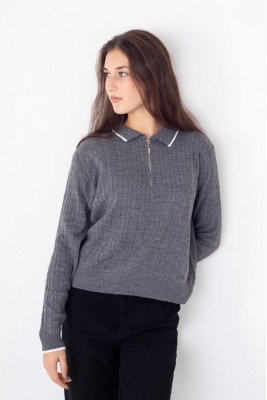 Светр жіночий